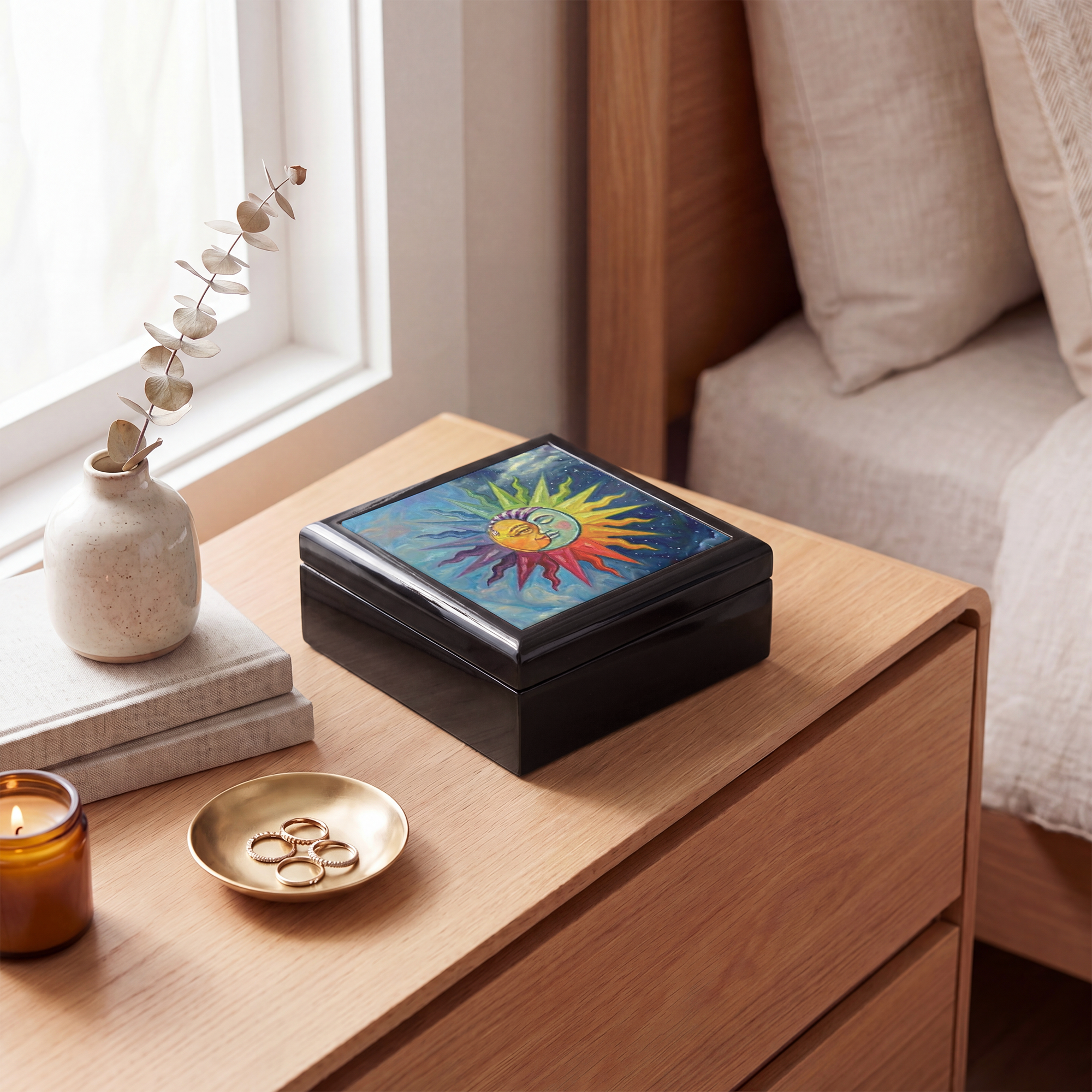 MOON_KEEPSAKE_BOX_Lifestyle01_Mockup.png_15758383
